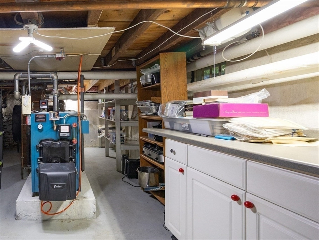 Dighton, Massachusetts 02715, United States, 3 Bedrooms Bedrooms, ,2 BathroomsBathrooms,Residential,Active,219778