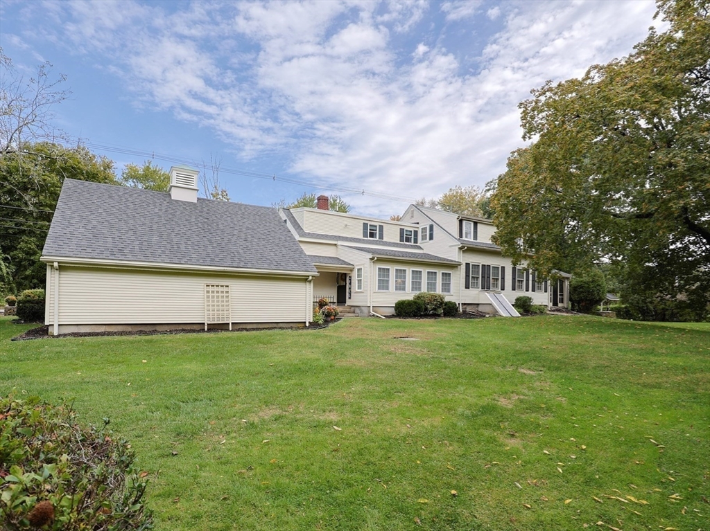 Dighton, Massachusetts 02715, United States, 3 Bedrooms Bedrooms, ,2 BathroomsBathrooms,Residential,Active,219778