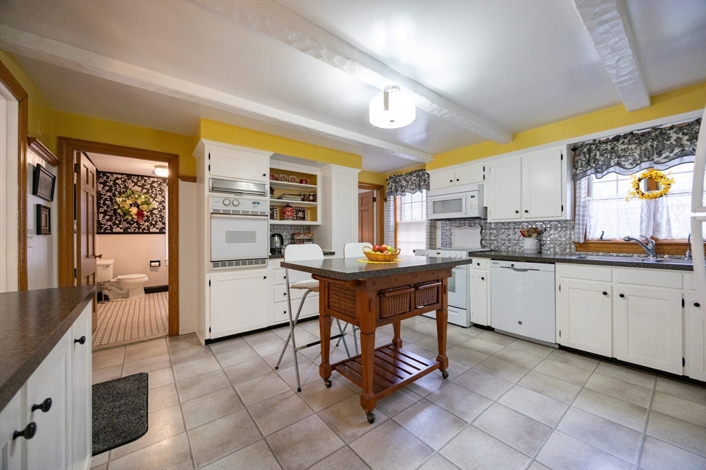 Dighton, Massachusetts 02715, United States, 3 Bedrooms Bedrooms, ,2 BathroomsBathrooms,Residential,Active,219778