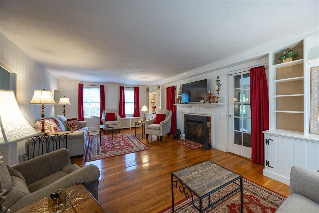 Dighton, Massachusetts 02715, United States, 3 Bedrooms Bedrooms, ,2 BathroomsBathrooms,Residential,Active,219778