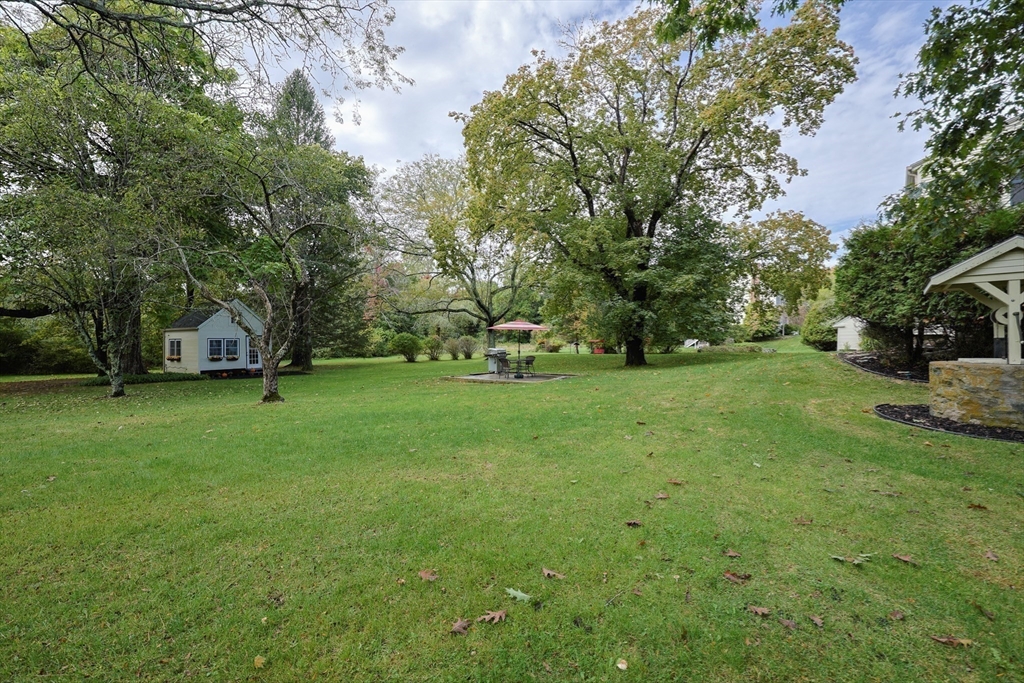 Dighton, Massachusetts 02715, United States, 3 Bedrooms Bedrooms, ,2 BathroomsBathrooms,Residential,Active,219778