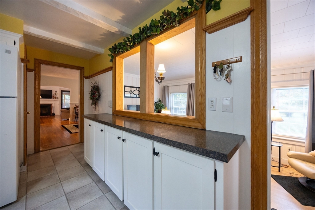 Dighton, Massachusetts 02715, United States, 3 Bedrooms Bedrooms, ,2 BathroomsBathrooms,Residential,Active,219778