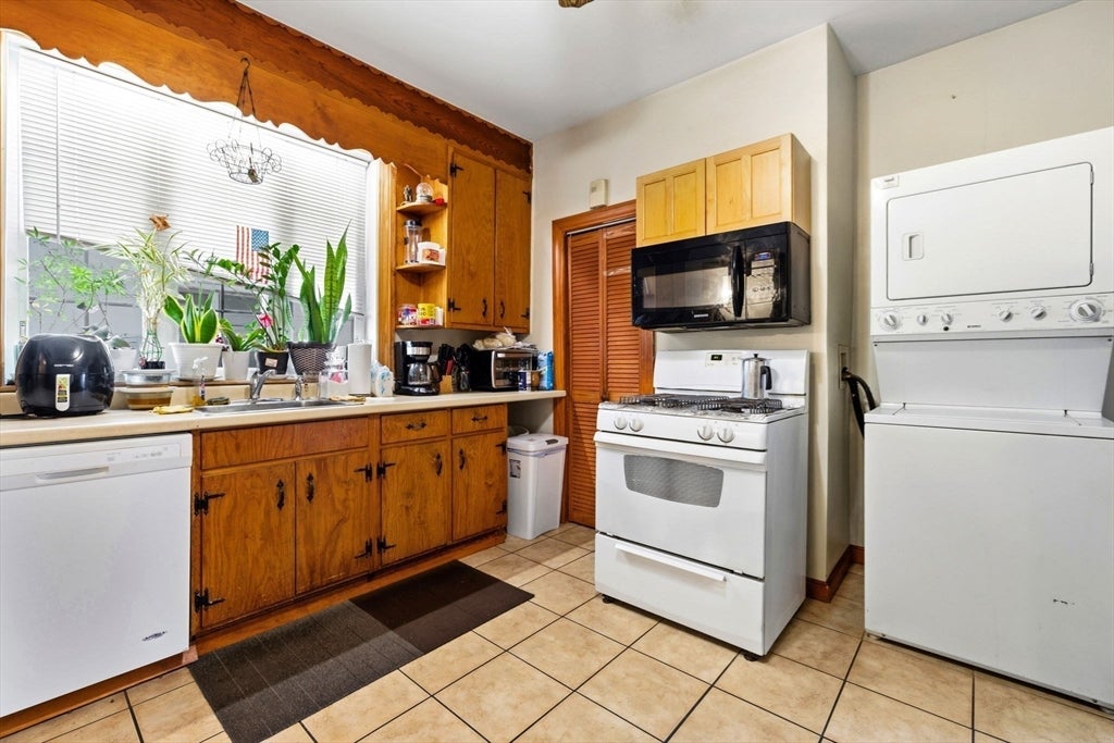 50 Bradford St, Everett, MA, 50 Bradford St, Everett, MA Photo #6