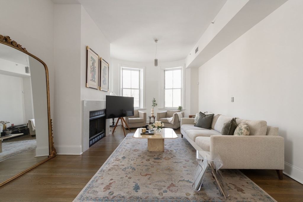 55 W Broadway 3