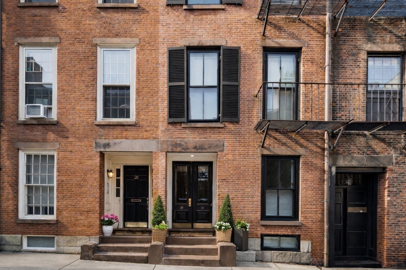 22 Joy St
