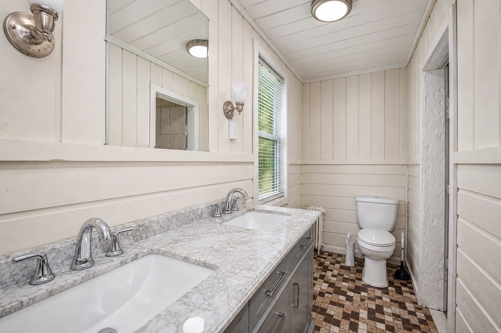 8 Trafton St, Chicopee, MA, 8 Trafton St, Chicopee, MA Photo #18