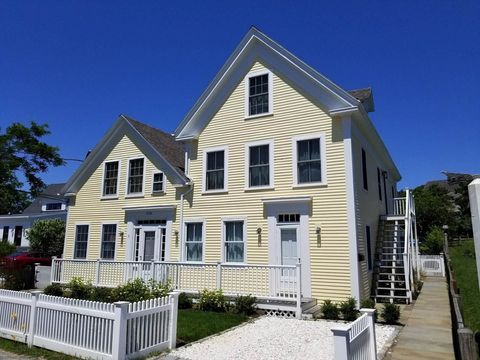 Condominium in Provincetown MA 606 Commercial St.jpg