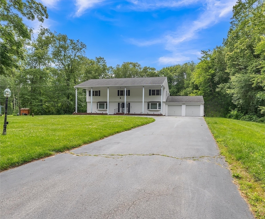 37 Colonial Way