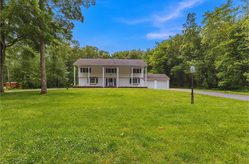 37 Colonial Way