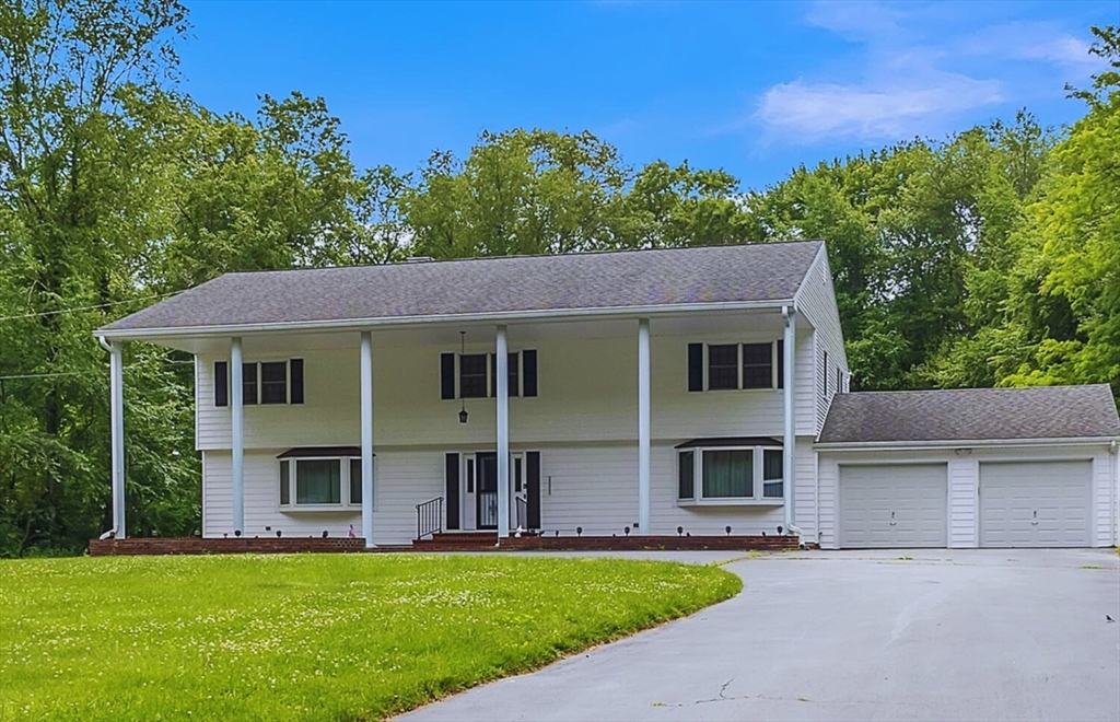 37 Colonial Way
