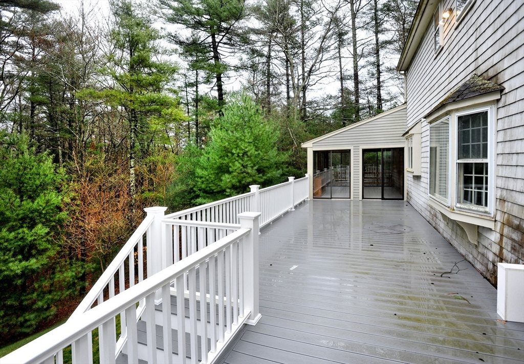 4 Tinkers Ledge Rd