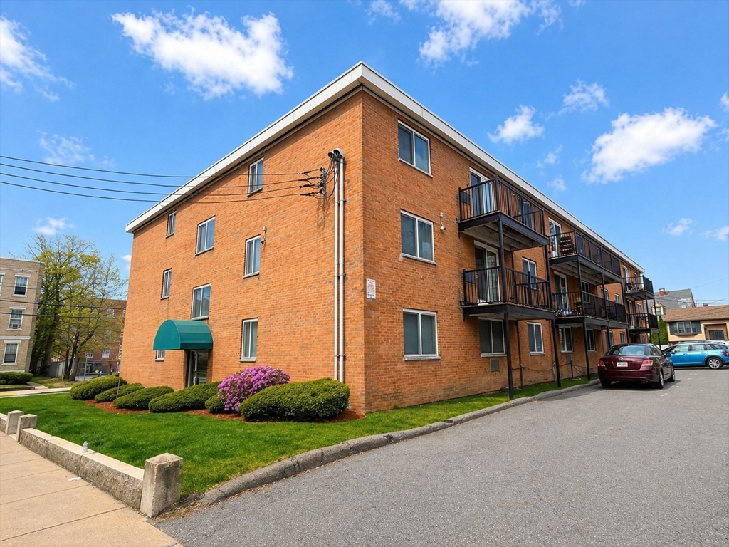 95-99 Maple St 17