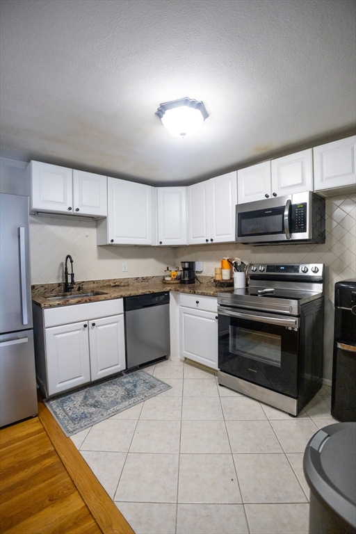 5 Albert Dr 5