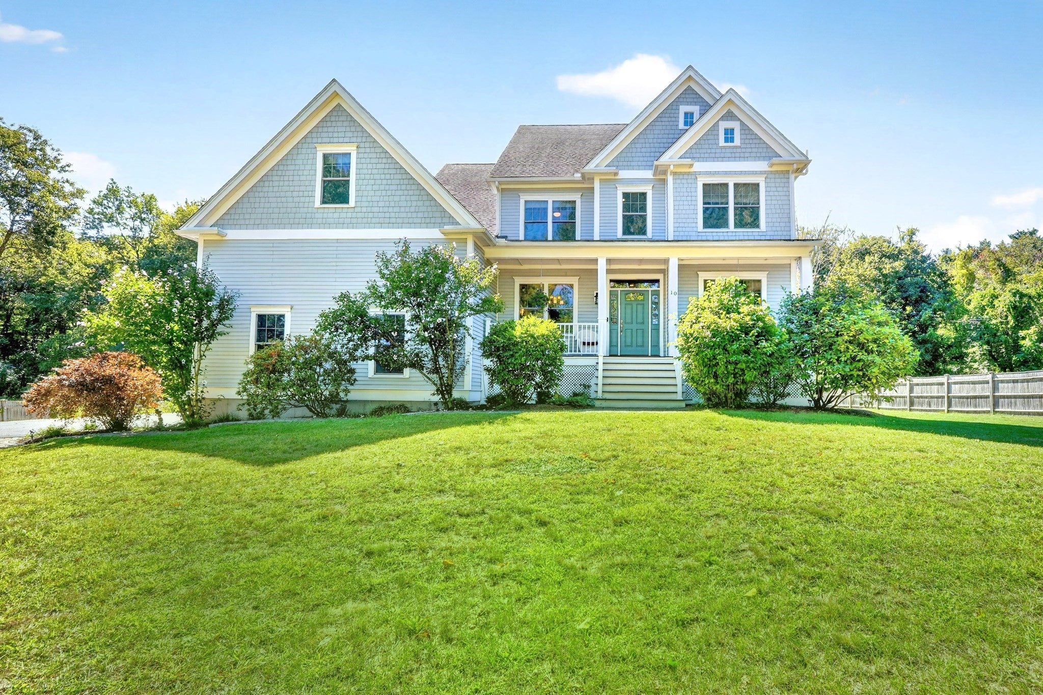 Photo of 10 Dudley Rd, Bedford, MA