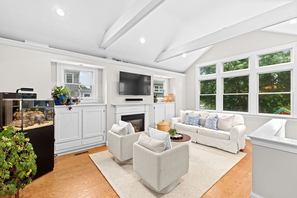 12 Short St