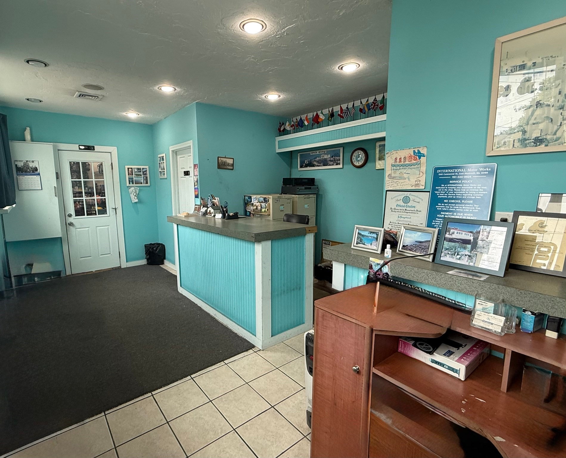 1345 Commercial St