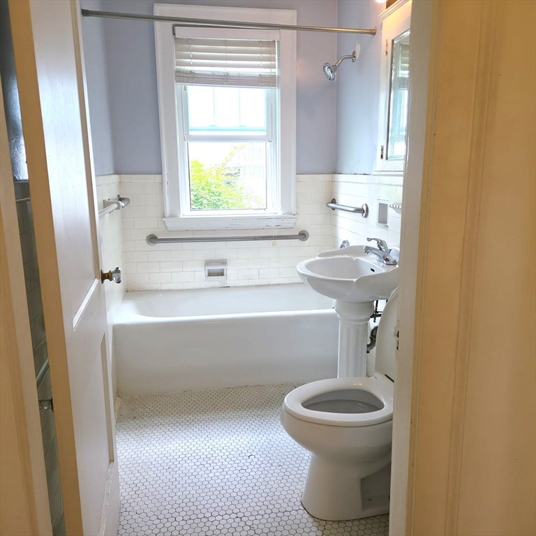 27 Oakley Rd #1fl, Watertown, MA, 27 Oakley Rd #1fl, Watertown, MA Photo #8