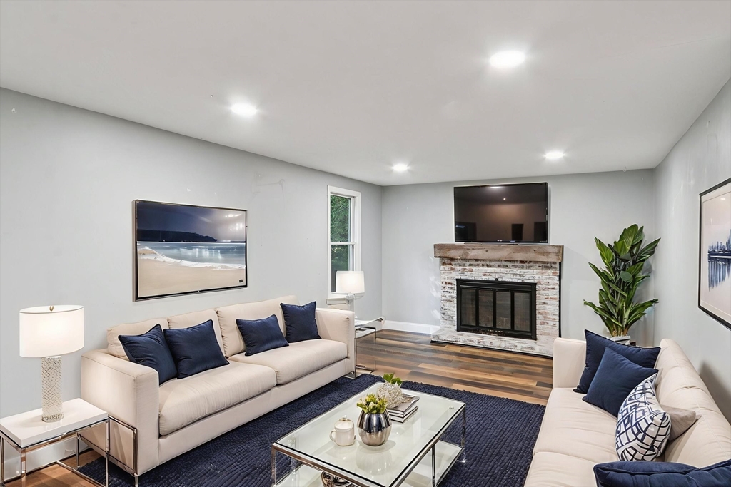 207 Boxboro Rd