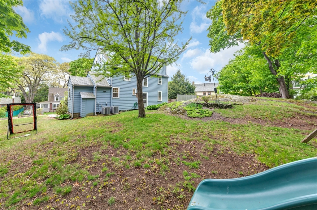 89 Churchill Avenue