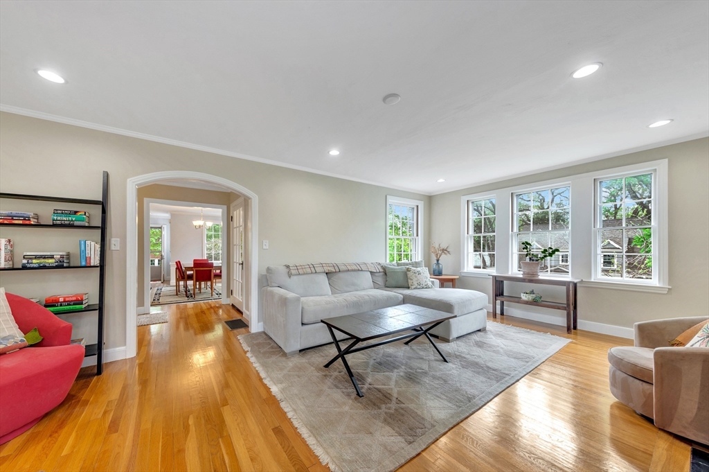 89 Churchill Avenue, Arlington, MA Photo #10