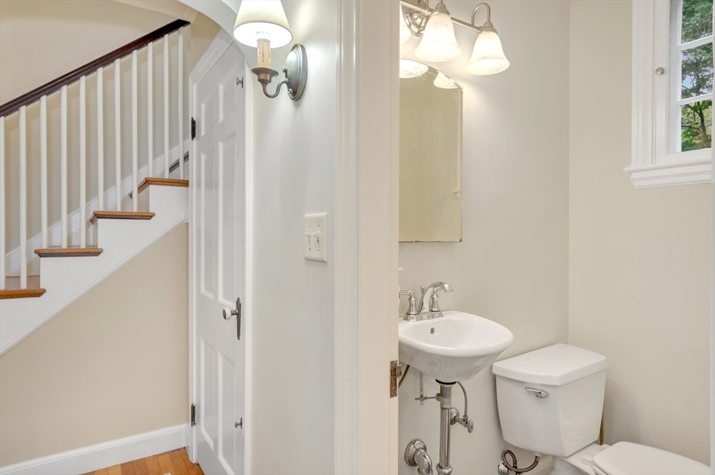 89 Churchill Avenue, Arlington, MA Photo #31