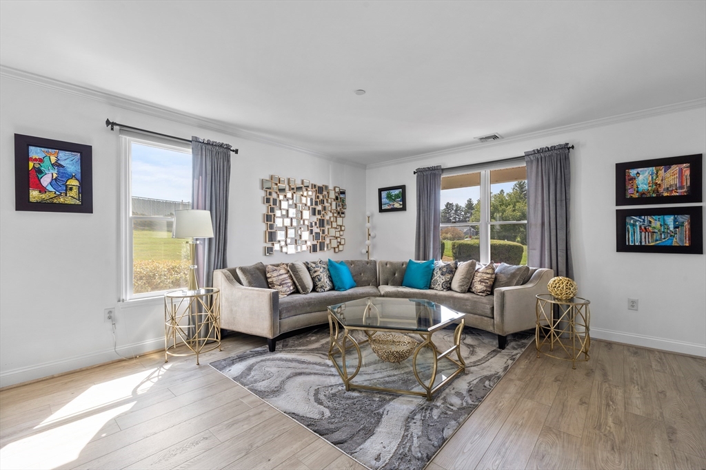 216 Rangeway Rd 114