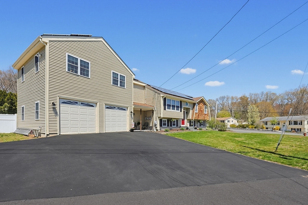 2 Kimberly Ln