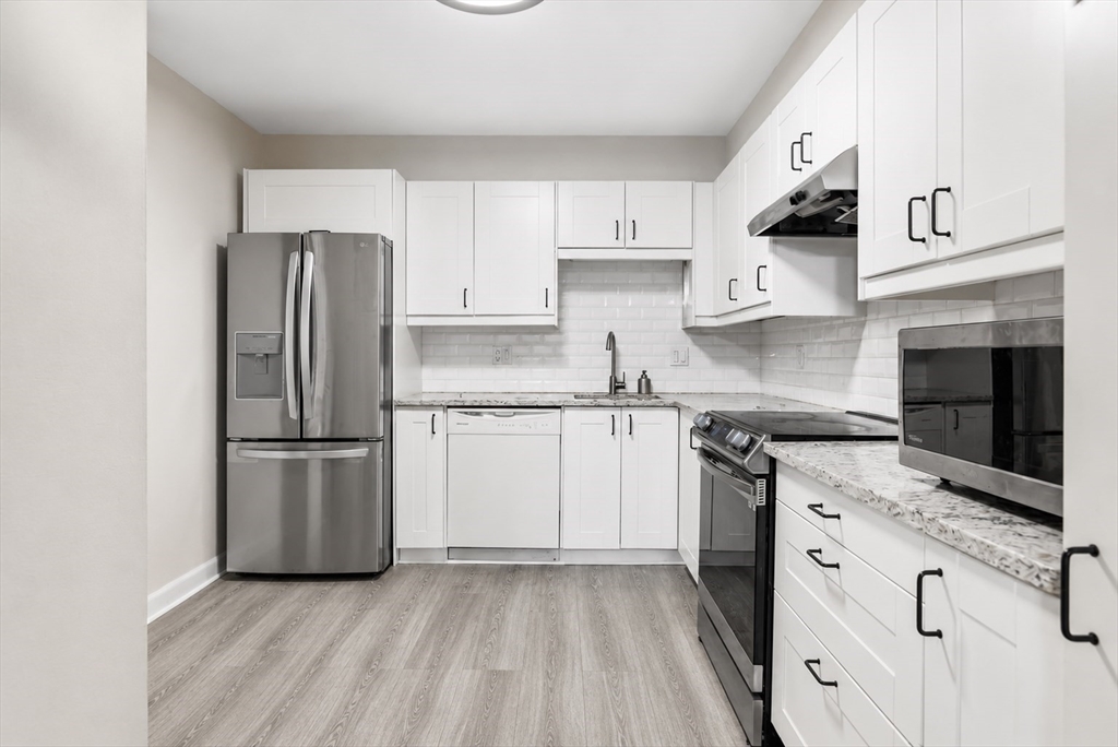 210 Nahanton St 102