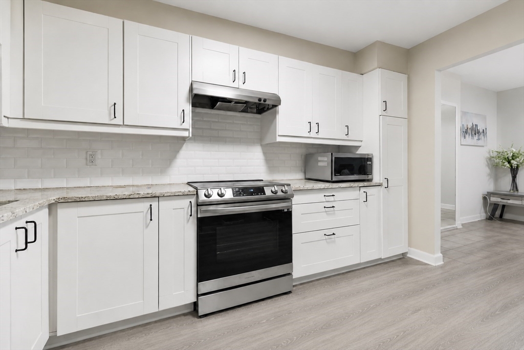 210 Nahanton St 102