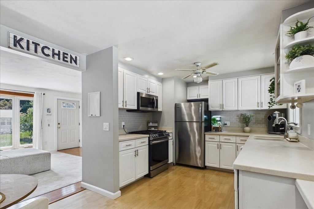 36 Regal St