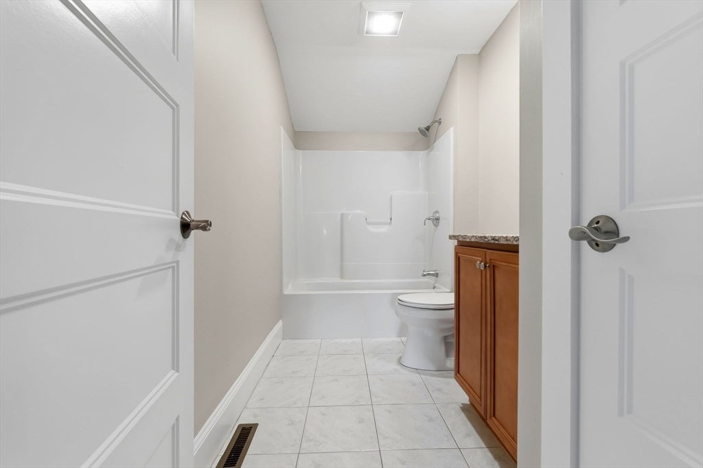28 Follinsbee Ln #28, West Newbury, MA, 28 Follinsbee Ln #28, West Newbury, MA Photo #23