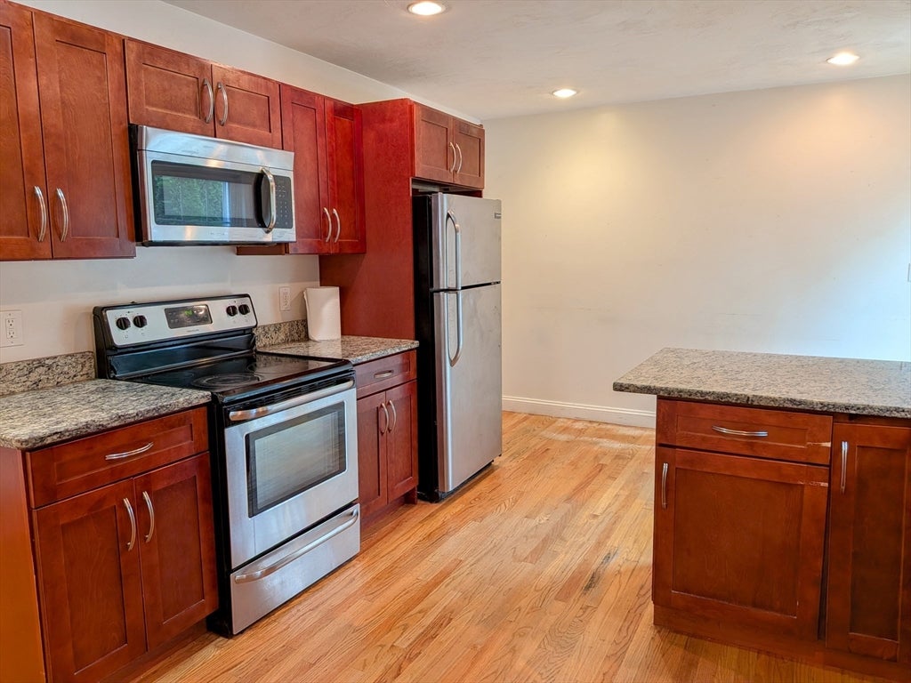 12 Woodbury Ct #12, Salem, MA, 12 Woodbury Ct #12, Salem, MA Photo #3