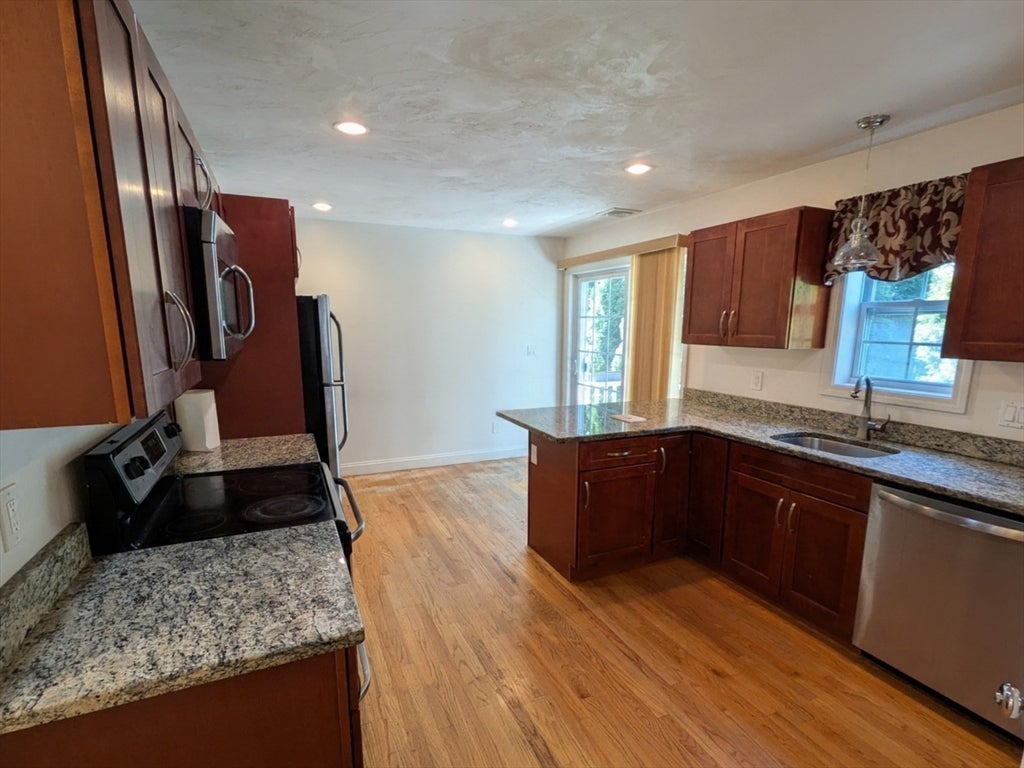 12 Woodbury Ct #12, Salem, MA, 12 Woodbury Ct #12, Salem, MA Photo #4