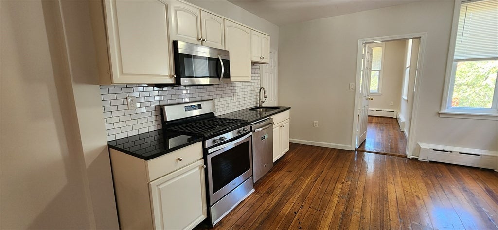 191 Maverick St #2R, Boston, MA Photo #5
