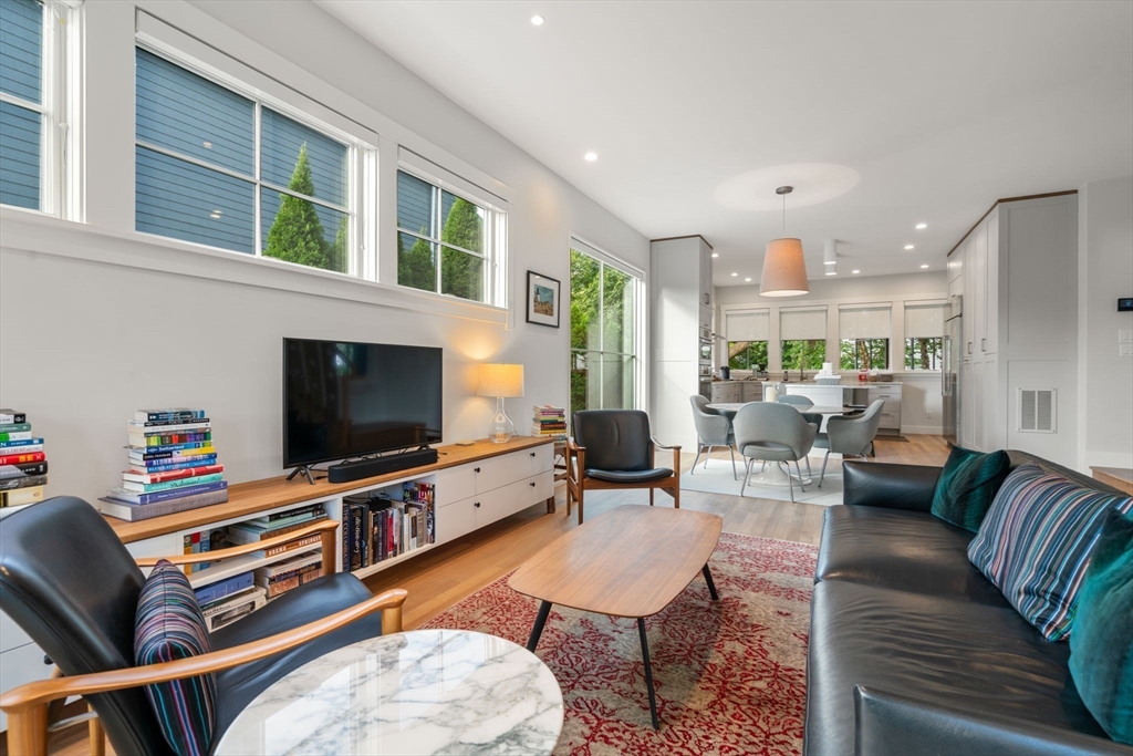 136 Cushing St
