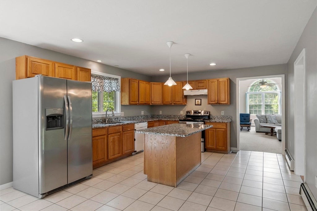 140 Chace Hill Rd, Lancaster, MA Photo #5