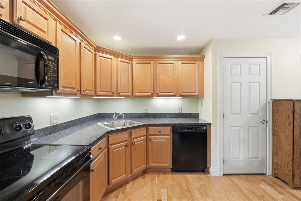 7 Crescent Way #306, Sturbridge, MA, 7 Crescent Way #306, Sturbridge, MA Photo #10