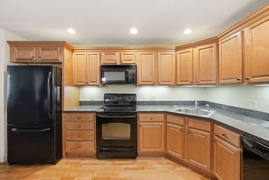 7 Crescent Way #306, Sturbridge, MA, 7 Crescent Way #306, Sturbridge, MA Photo #9
