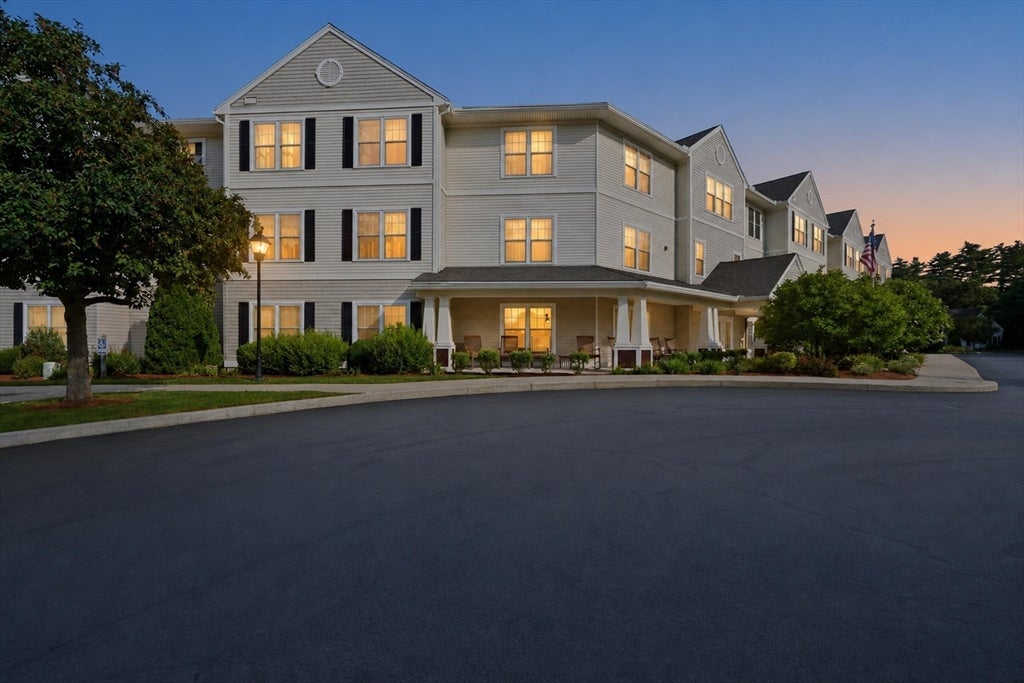 7 Crescent Way #306, Sturbridge, MA Photo #2