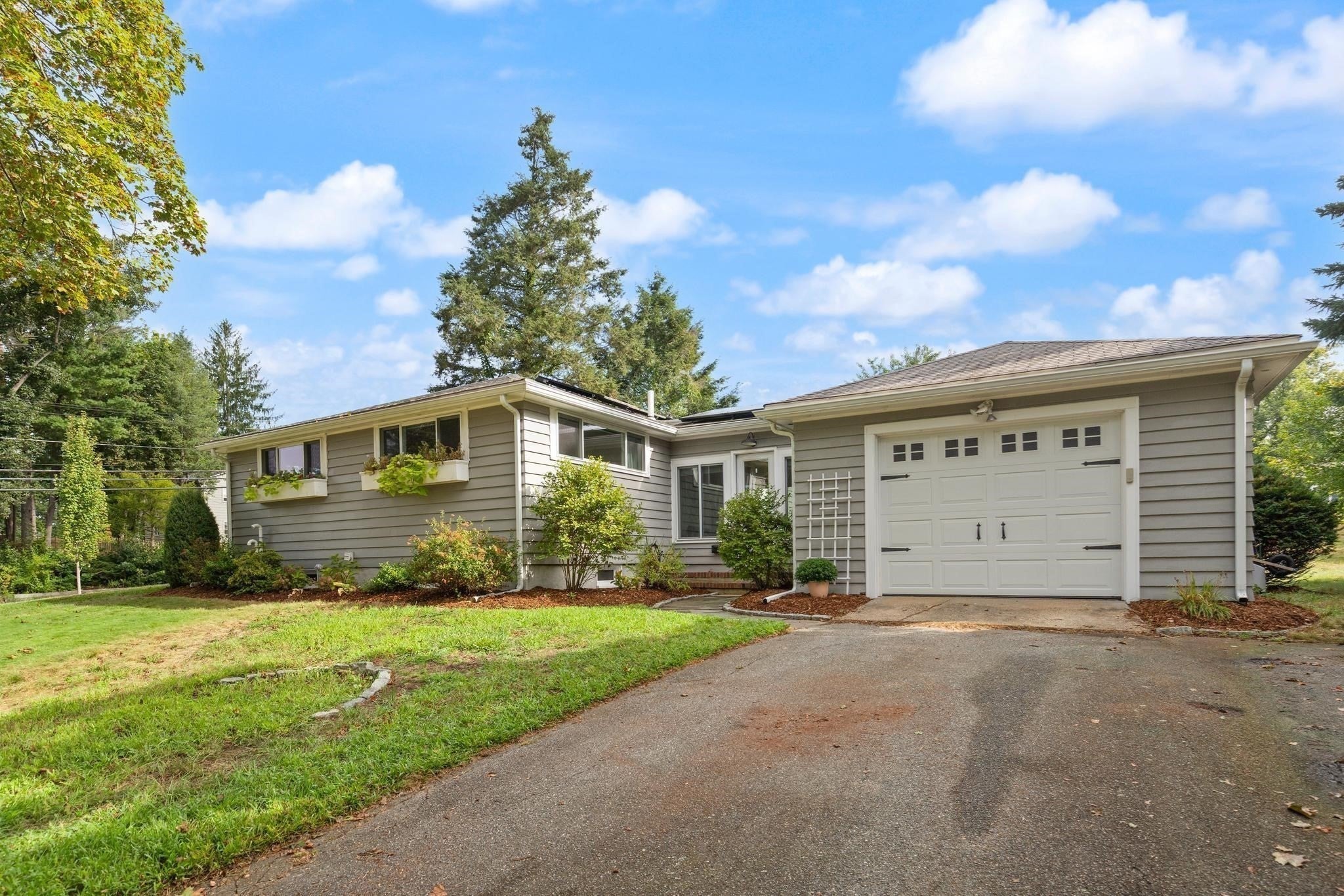 161 Dodge St, Beverly, MA Photo #1