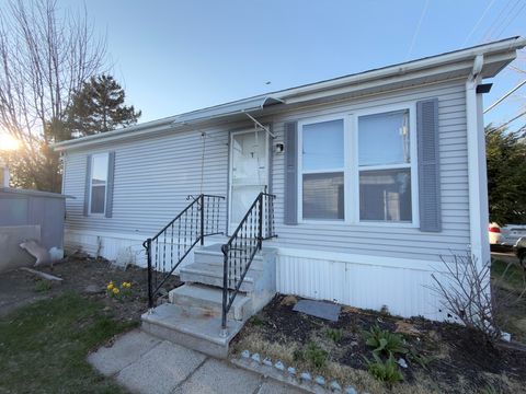 16 Mobile Home Way Springfield MA 01119