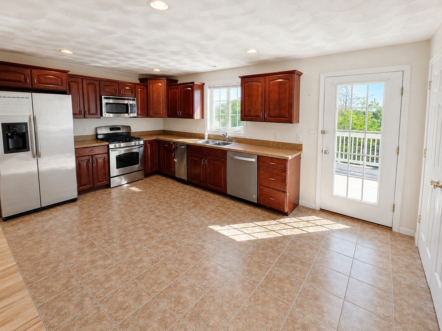 6 Fairlawn Ave House, Burlington, MA, 6 Fairlawn Ave House, Burlington, MA Photo #3
