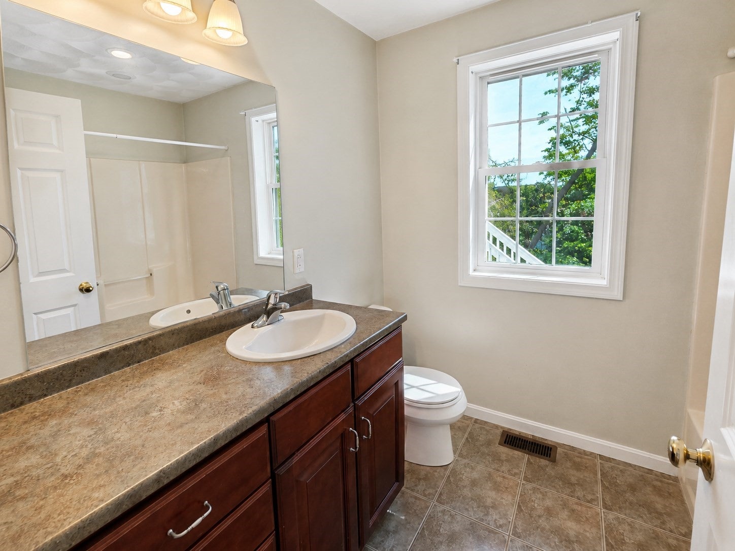6 Fairlawn Ave House, Burlington, MA, 6 Fairlawn Ave House, Burlington, MA Photo #8