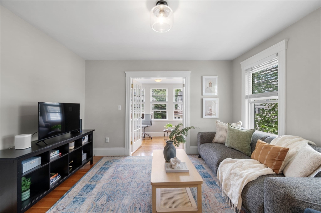 111 Chapman St 111
