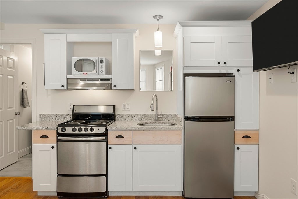 11 Charter St, Newburyport, MA, 11 Charter St, Newburyport, MA Photo #7