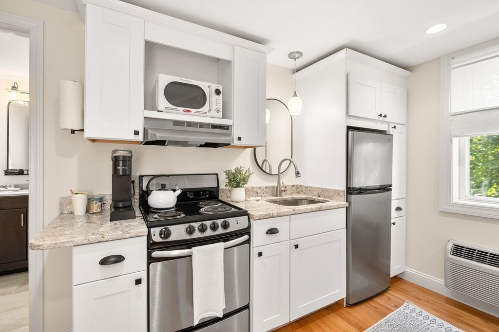 11 Charter St, Newburyport, MA, 11 Charter St, Newburyport, MA Photo #8