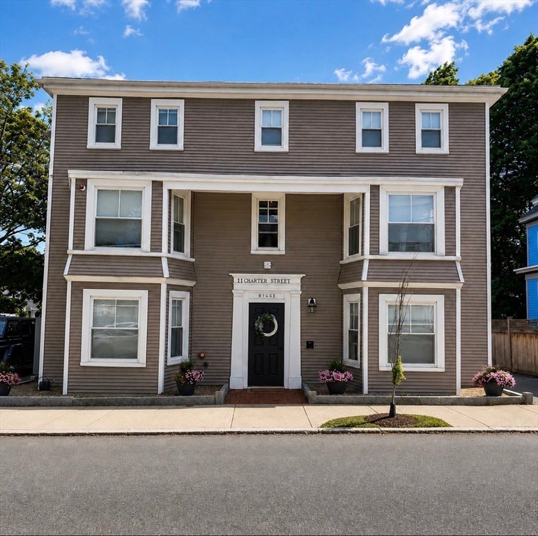 Photo of 11 Charter St, Newburyport, MA