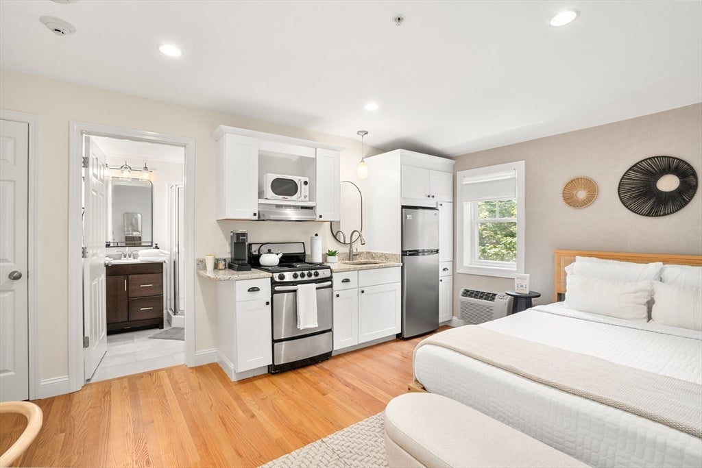 11 Charter St, Newburyport, MA, 11 Charter St, Newburyport, MA Photo #9