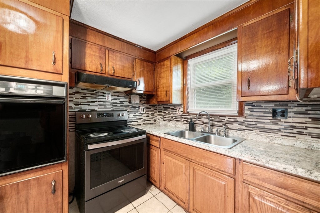 33 Cross St, Brockton, MA, 33 Cross St, Brockton, MA Photo #6