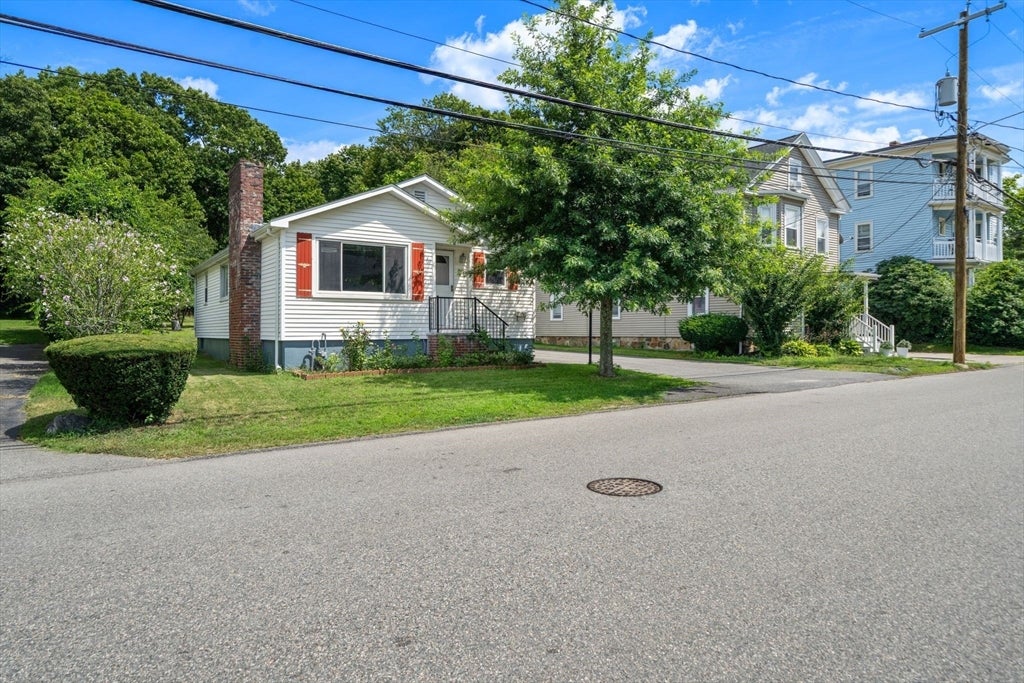 Photo of 33 Cross St, Brockton, MA